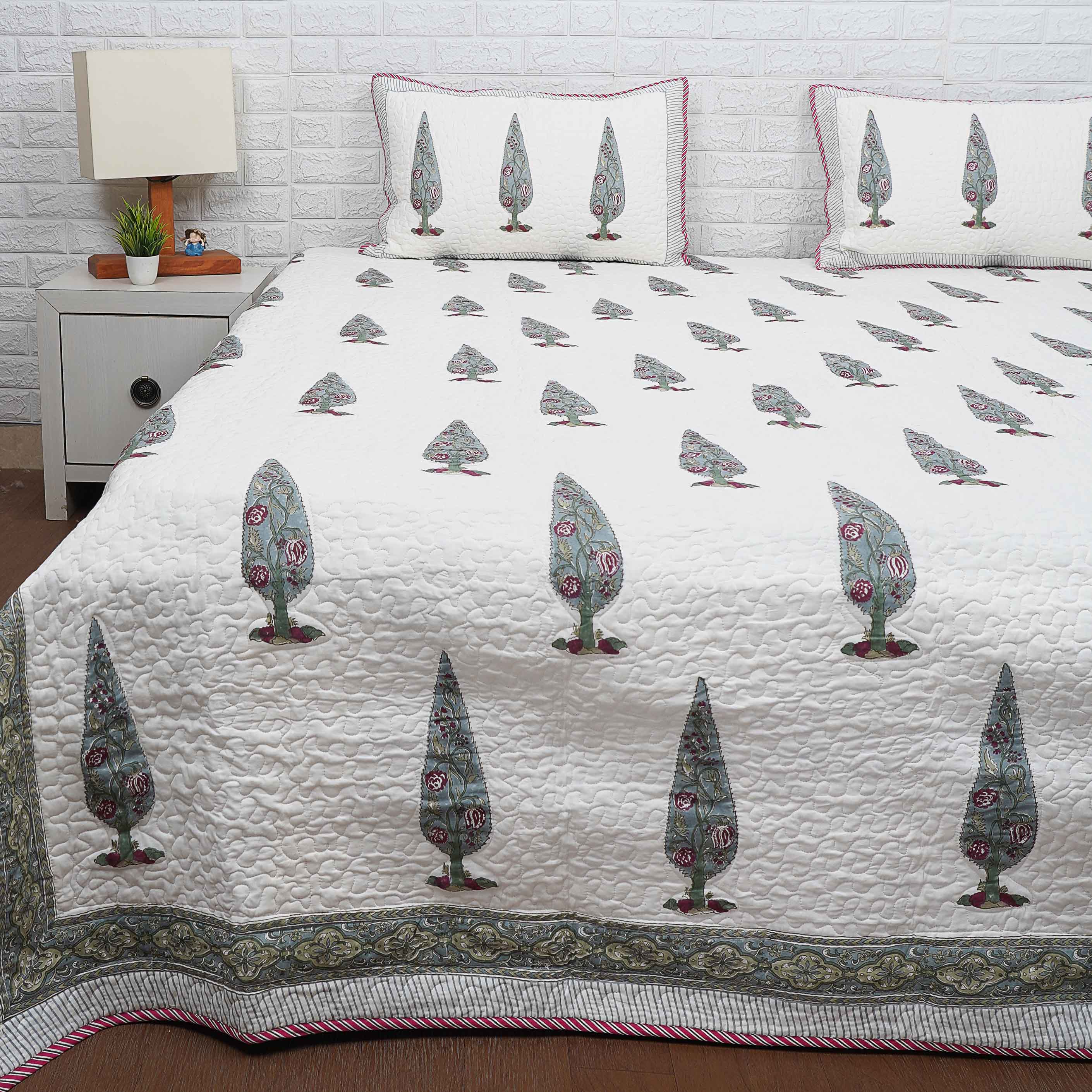 http://www.elitefurnishing.in/cdn/shop/collections/cotton_bed_covers_online.jpg?v=1657561035