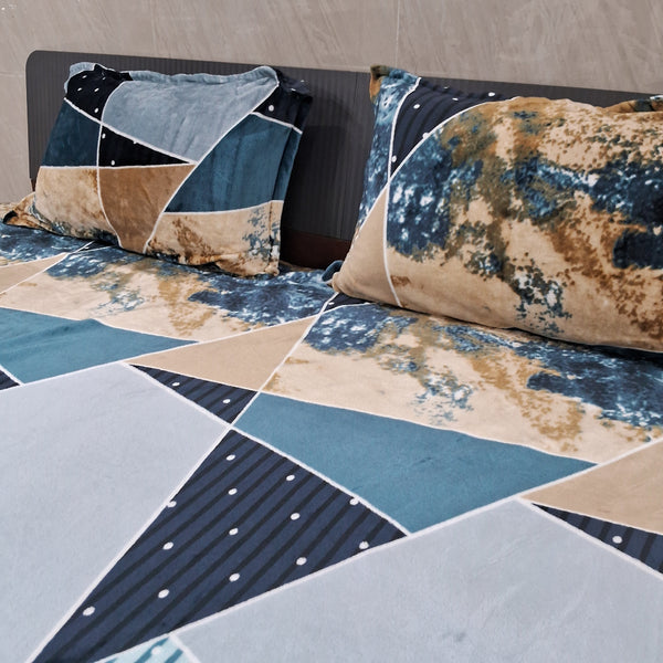 Abstract Print Warm Bedsheet