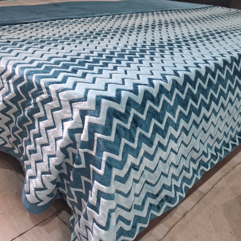 Blue Zigzag Pattern Double Warm and Reversible Duvet Cover