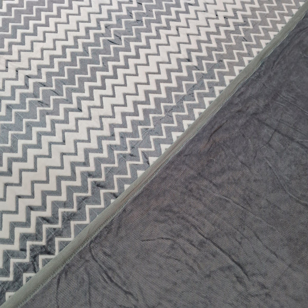 Grey Shaded Pattern Warm Double and Reversible Duvet Cover