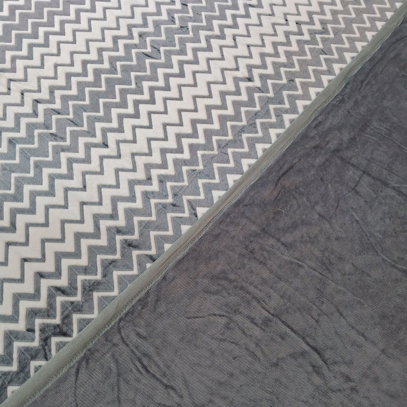 Grey Shaded Pattern Warm Double and Reversible Duvet Cover