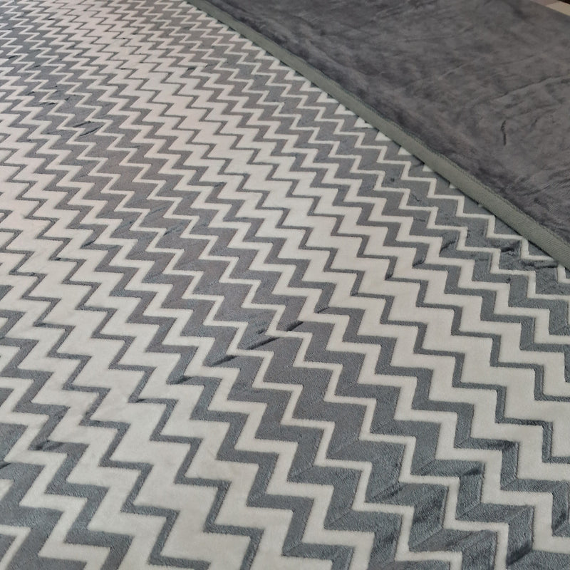 Grey Shaded Pattern Warm Double and Reversible Duvet Cover