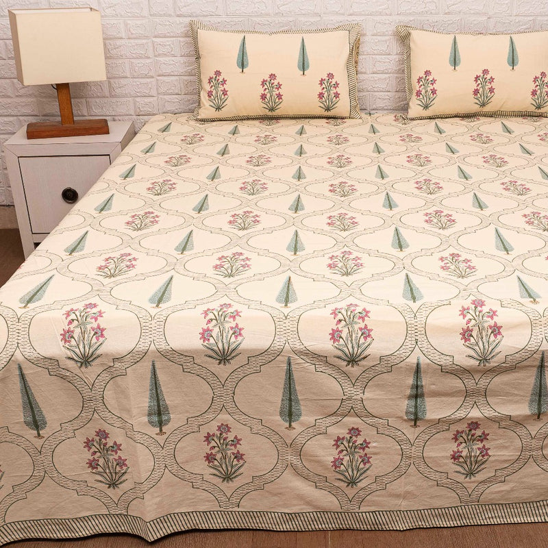 Beige Floral Pattern Bed Sheet Set