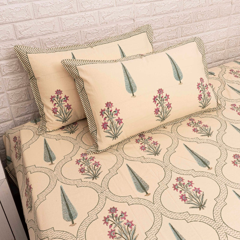 Beige Floral Pattern Bed Sheet Set