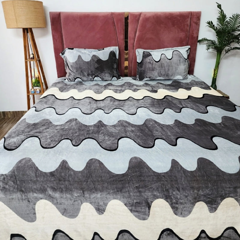 Wavy Pattern Warm Bedsheet