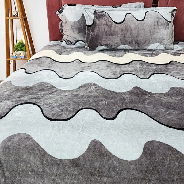 Wavy Pattern Warm Bedsheet