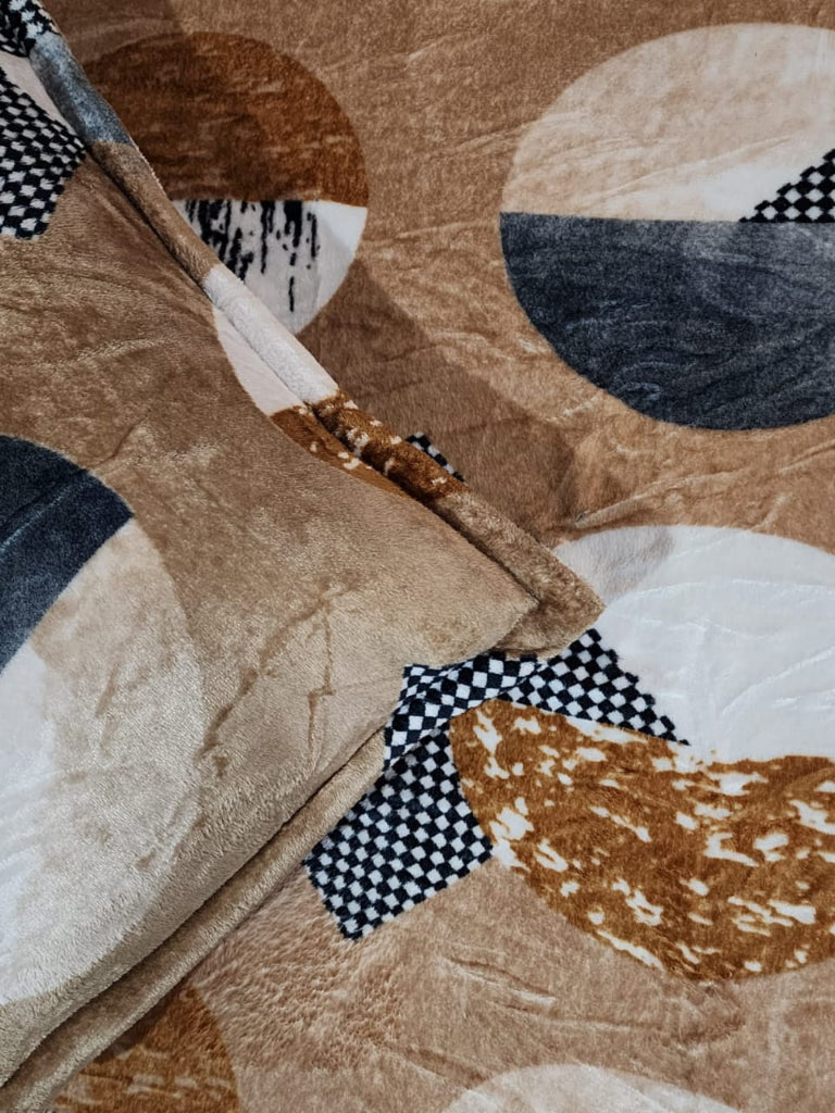 Artistic Love Warm Bedsheet