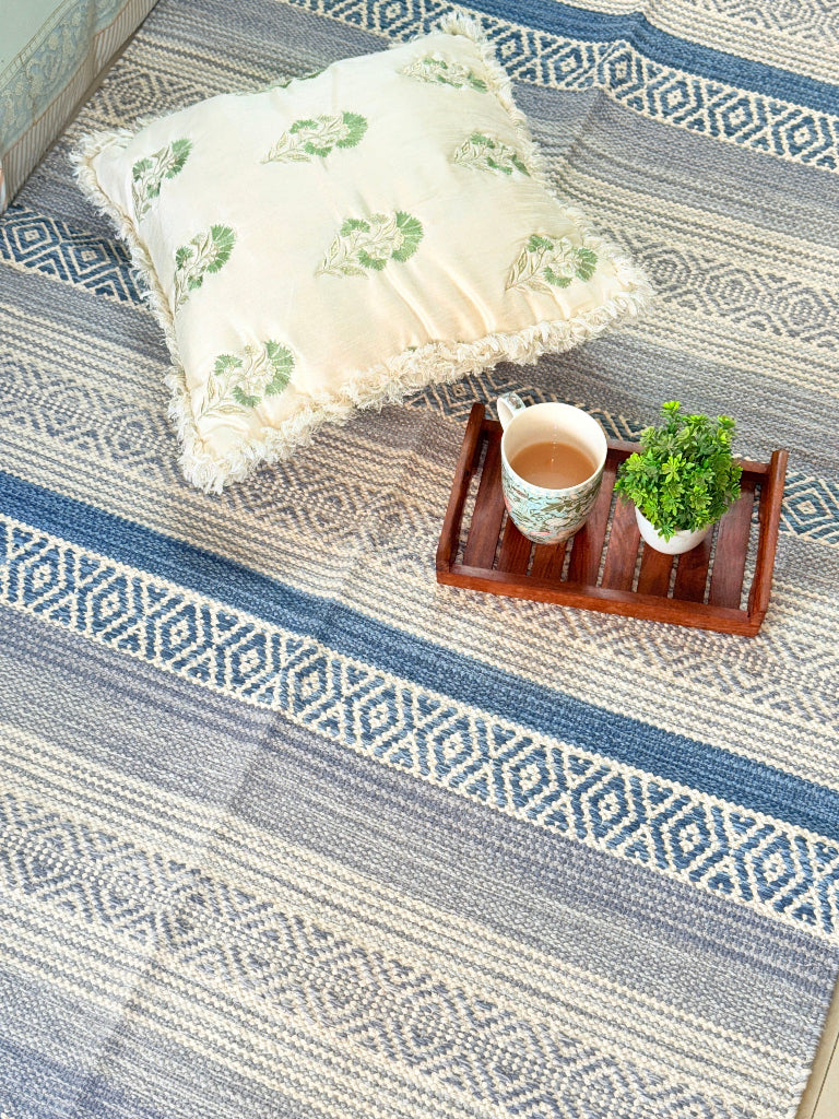 Vibrant Charm Handcrafted Rug