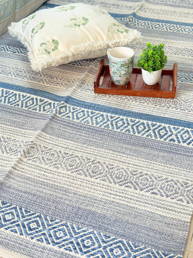 Vibrant Charm Handcrafted Rug