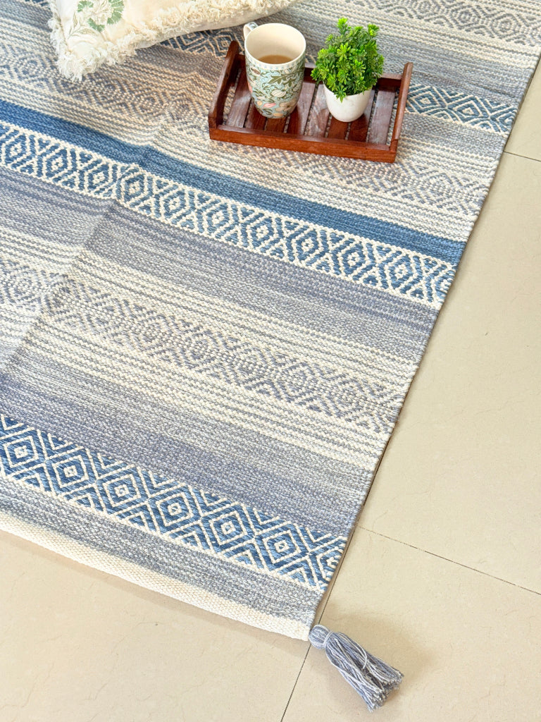 Vibrant Charm Handcrafted Rug