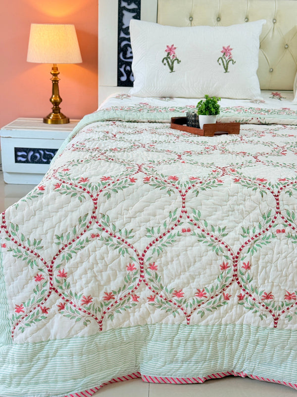 Glided Floral Jaal Single Hand Blocked Quilt