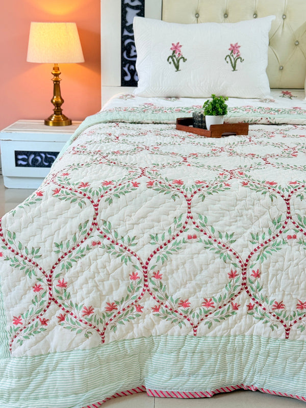 Glided Floral Jaal Single Hand Blocked Quilt