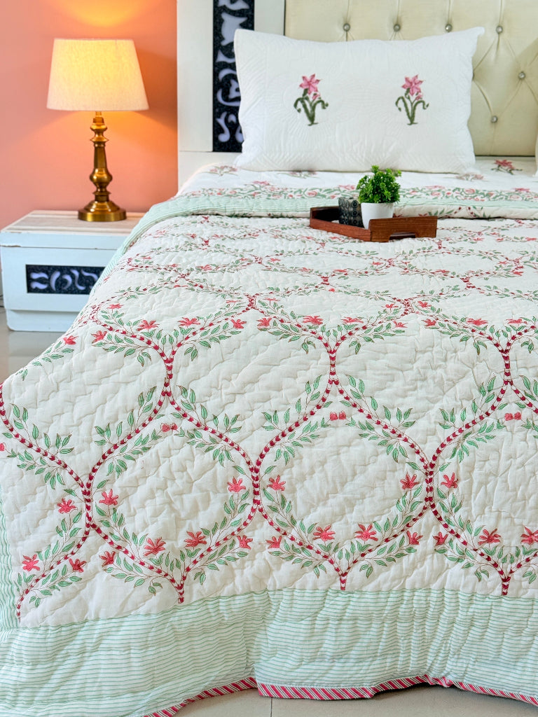 Glided Floral Jaal Single Hand Blocked Quilt