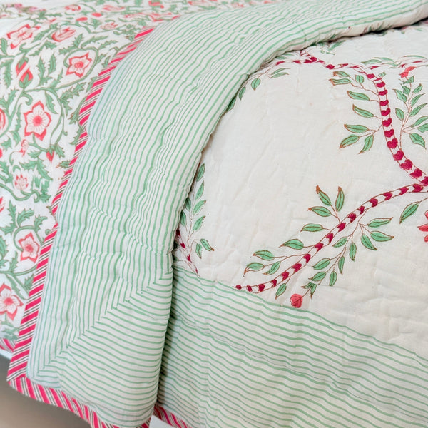 Glided Floral Jaal Single Hand Blocked Quilt