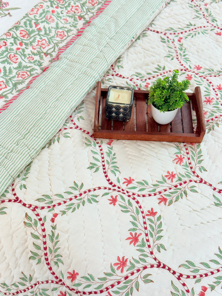 Glided Floral Jaal Single Hand Blocked Quilt