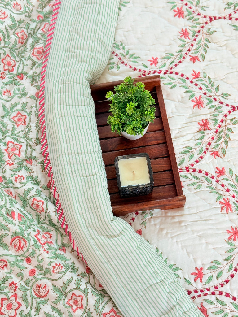 Glided Floral Jaal Single Hand Blocked Quilt