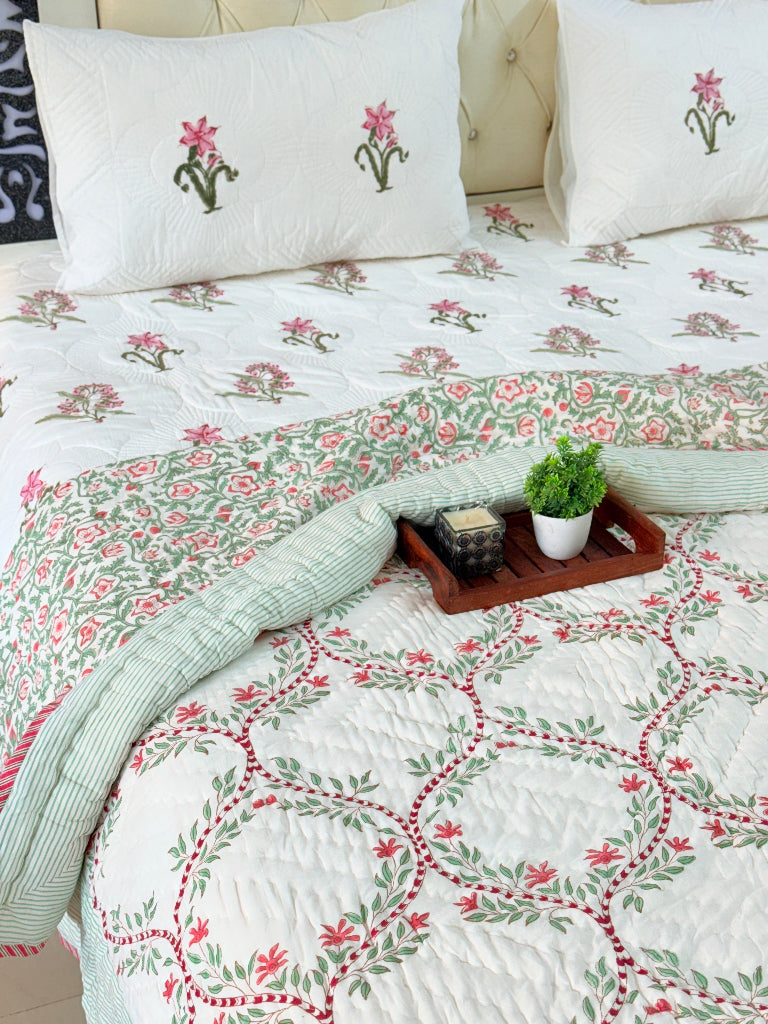 Glided Floral Jaal Single Hand Blocked Quilt