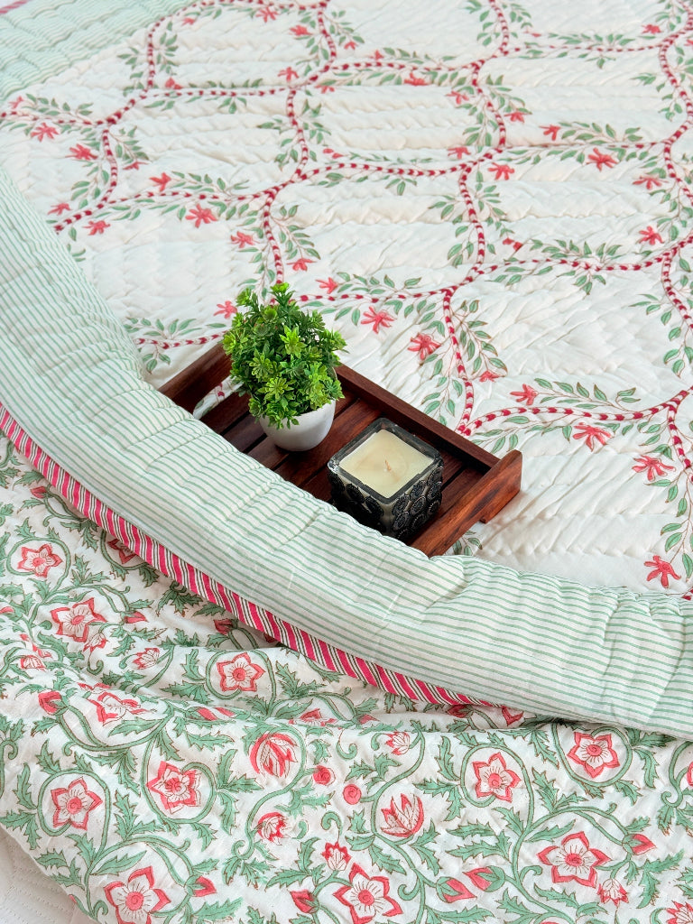 Glided Floral Jaal Single Hand Blocked Quilt