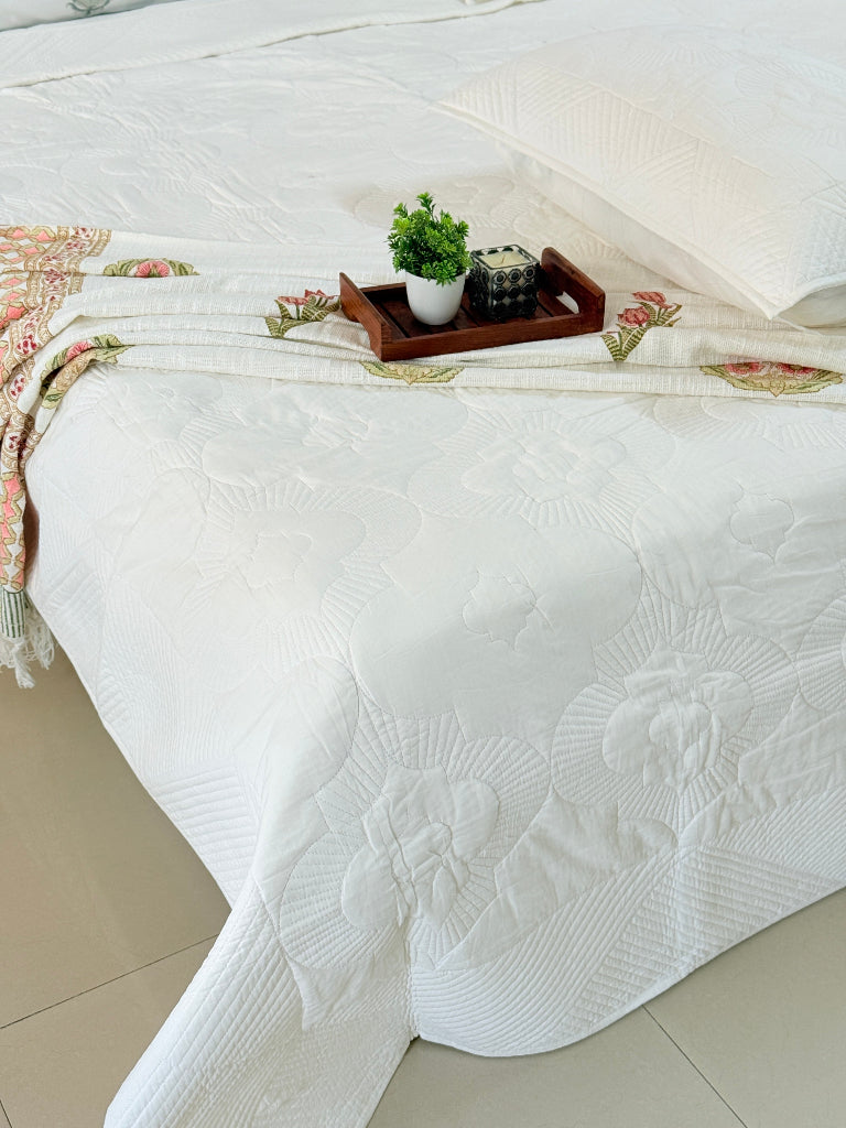 White's Charm - Handcrafted Quilted Bedcover