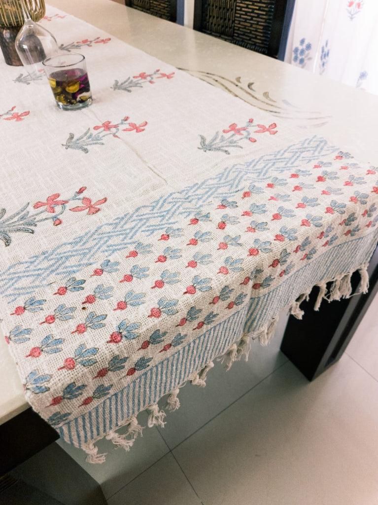 Charming Beauty - Table Runner
