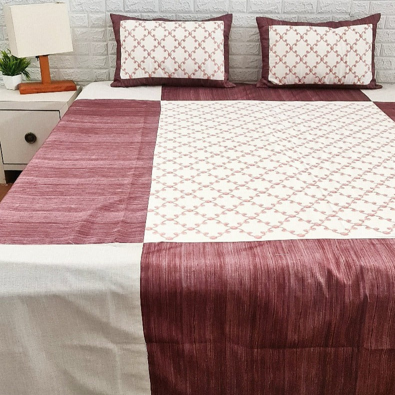 Mauve and Off White Grid Pattern Handloom Cotton Bedcover