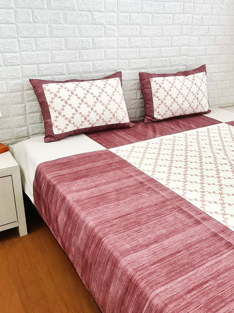 Mauve and Off White Grid Pattern Handloom Cotton Bedcover