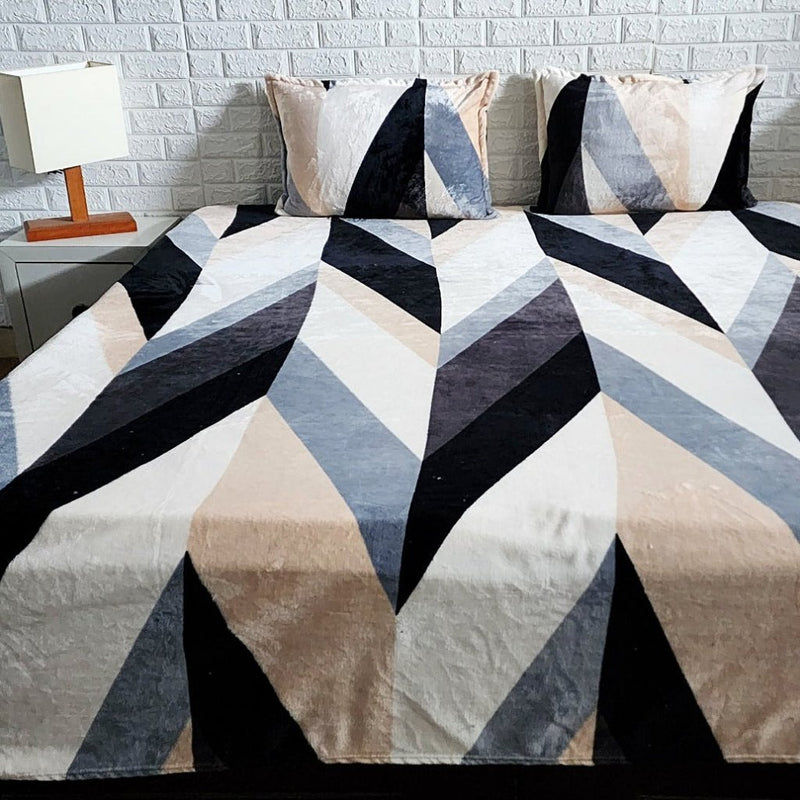 Abstract Pattern Warm Bedsheet