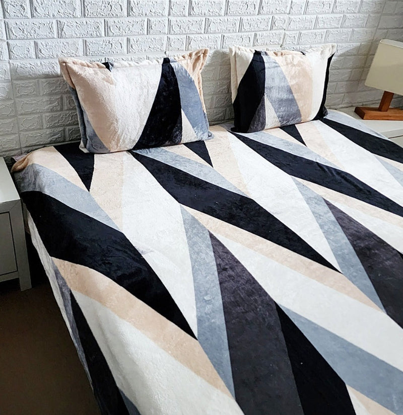 Abstract Pattern Warm Bedsheet