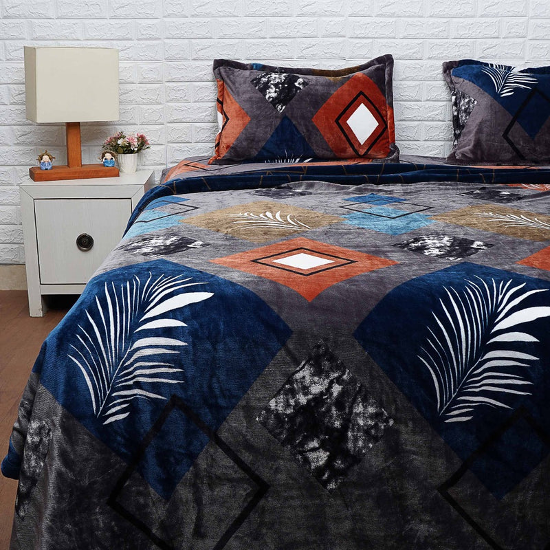 Abstract White Leaf Geometrical Pattern Duvet Cover