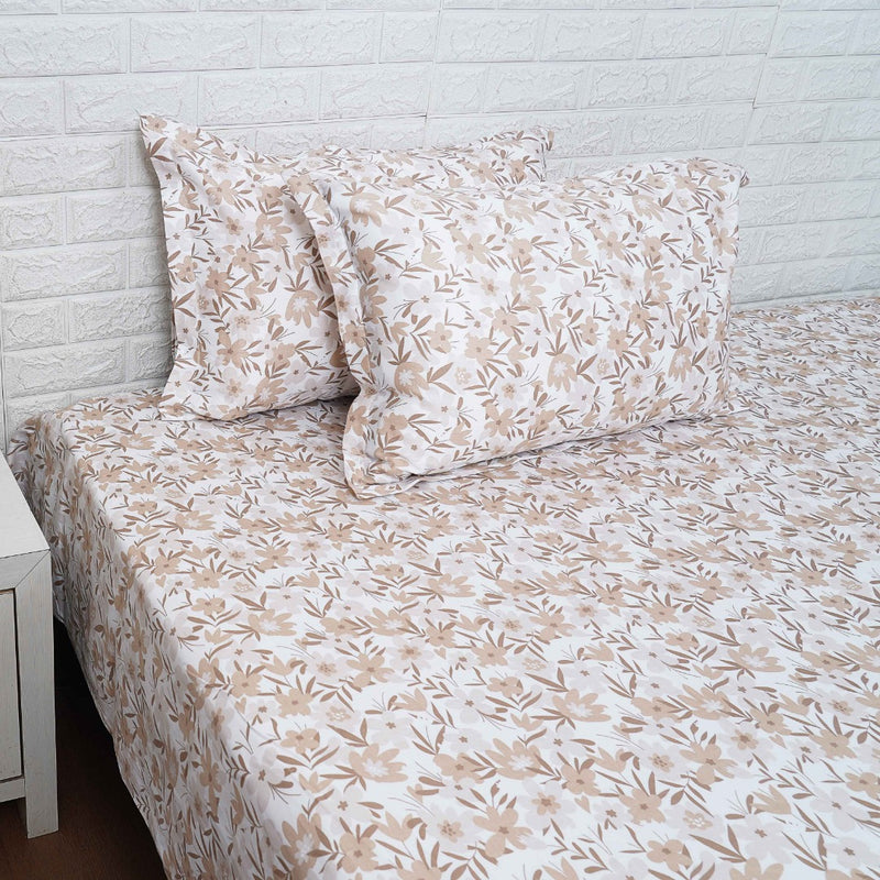 Beige and White Itsy Bitsy Floral Print Bedsheet